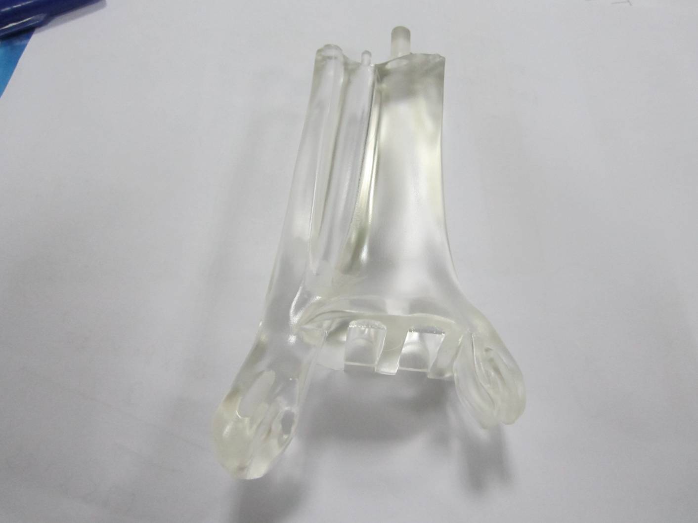 致天講解：水晶ab膠固化后看到固化塊里面有一絲絲的現象什么原因？
